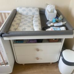 Baby changing table
