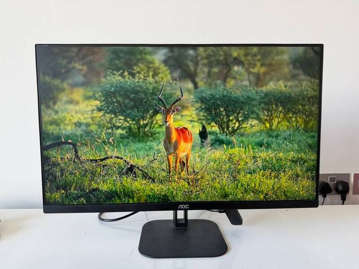AOC 27" Monitor with inbuilt speaker