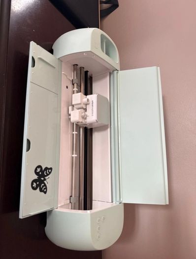 Cricut Explore 3 and tools