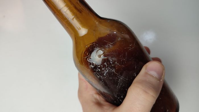 264 - Vintage Murphys Brewers Cork Beer Embossed Letters Brown Glass Decorative Collectible Bottle