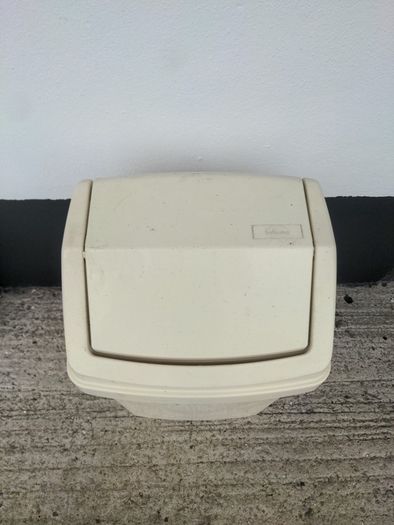 Wham cream swing lid bin