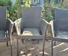 3x wicker chairs