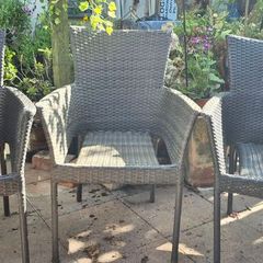 3x wicker chairs