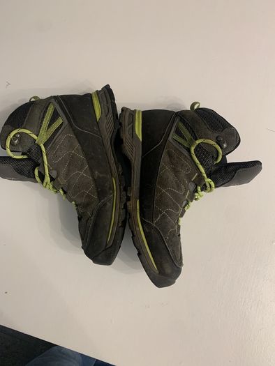 Kids Karrimor Hot Rock size UK5 walking boots