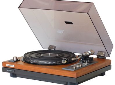 Pioneer's Holy Grail Deck legendary flagship PL-71 Turntable regarded as the very best this is 100% original and in stunning condition