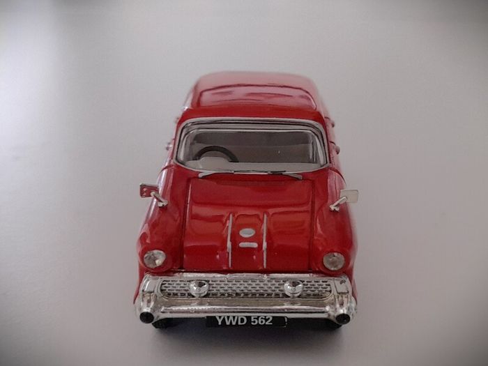 Diecast Model Vauxhall Victor F Series Red - Collectable Vanguards 1:43