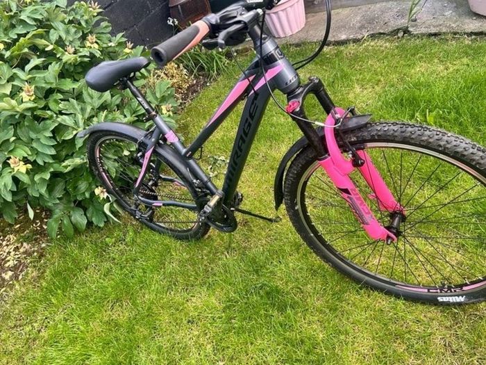 Mirage girls mountain bike, Shimano gears, front suspension