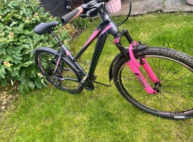 Mirage girls mountain bike, Shimano gears, front suspension