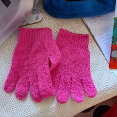 scrub gloves