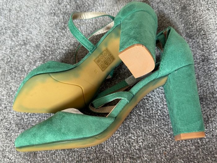 CH CREATION Green Suedette Strappy Heels Size 5!