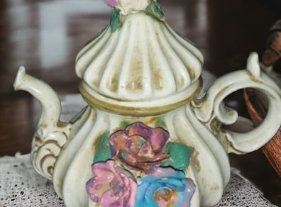 Beautiful Capodimente teapot