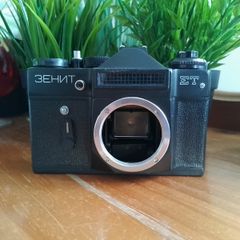Zenit-ET KMZ Body, Refurbished USSR Soviet Russian slr Reflex 35 mm film camera, 8936607