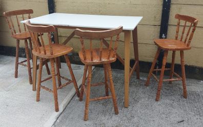 Table and 4 high stools