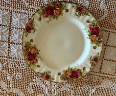 Royal Albert "Old Country Roses" Luncheon Plate