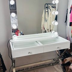 Vanity table