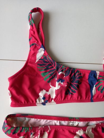 Girls swimsuit