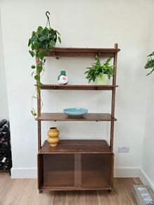 Retro standing shelves