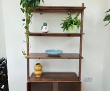 Retro standing shelves