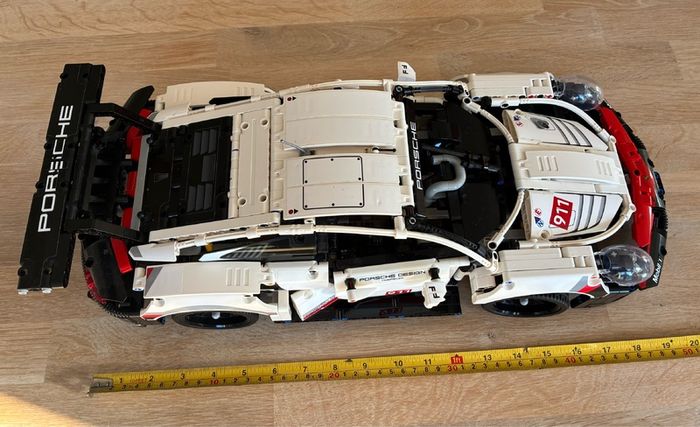 Lego Technic Porsche 911 RSR 42096