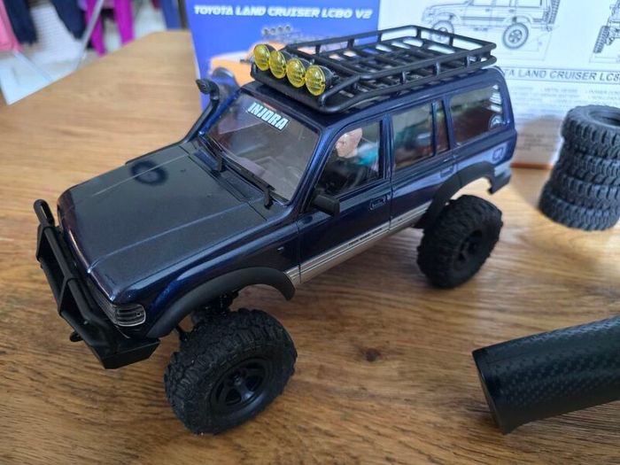 FMS Toyota Land Cruiser LC80 v2