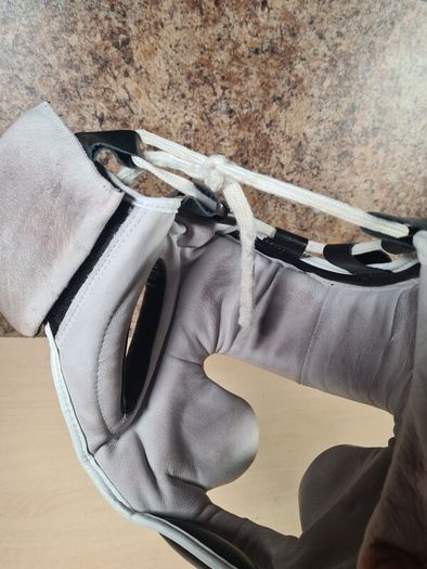 Sandee Closed Face Head Guard Black White Size Medium