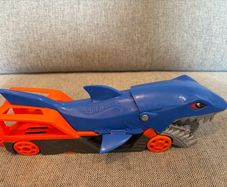 Hot Wheels - Dragon Transporters & Haulers