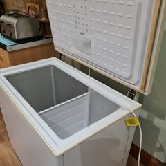 Freestanding Chest Freezer (W57cm x L96cm x H84cm)