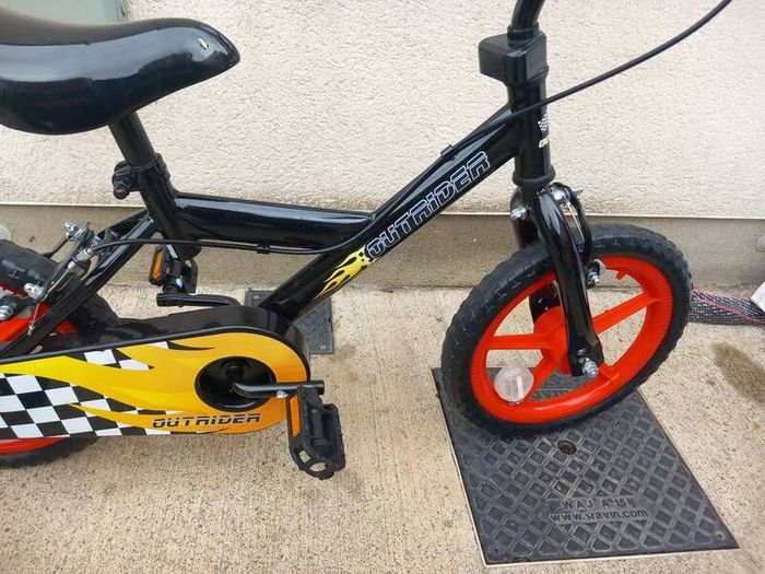 Kids outrider bike size 14 inch wheels
