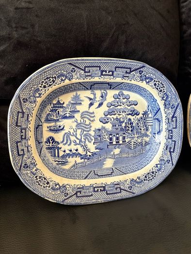 Vintage / Antique x2 Medium Size Blue Willow Oval Serving Platters