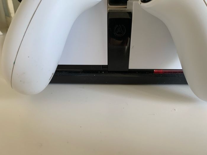 Xbox Controllers Double Charging Station - no more constantly buying batteries! ( Xbox One)