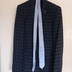 Mens Blue checked 3 piece  suit ( reduced to 95 euro