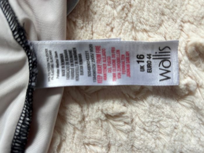 Wallis floral print dress - size 16