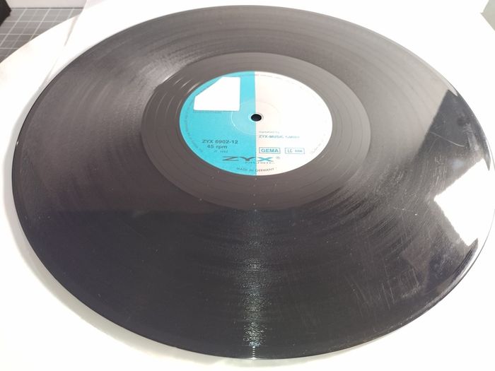 Area 51 - Let It Move You - Zyx Music - Quality German Pressing! Legendary Vocal Piano Trance BEAST!