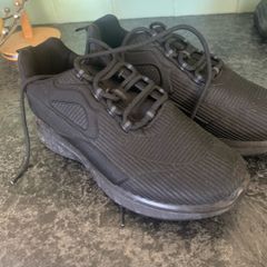 mens trainers
