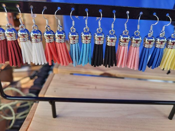 job lot of jewellery for markets, pendants
