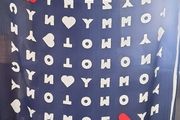 Tommy Hilfiger scarf made in Italy 190cm x 80cm in very good condition with FREE STANDARD POSTAGE INCLUDED