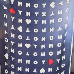 Tommy Hilfiger scarf made in Italy 190cm x 80cm in very good condition with FREE STANDARD POSTAGE INCLUDED