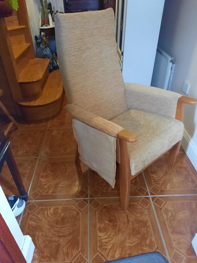 orthopaedic armchair