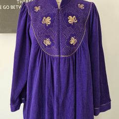 BNWT Vintage 1980s Vanity Fair purple velour housecoat with gold embroidery UK 12/14
