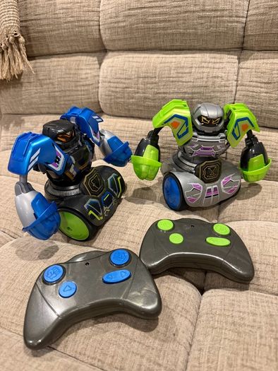 Robots - Robo Kombat 2 robots battle