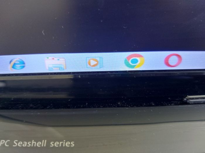 EEPC Seashell Series, Red, Intel Atom CPU N2600, 1.6GHz, 1GB Ram, 320GB HDD, Windows 7 Ultimate, Opera, Chrome