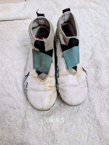 kids football boots