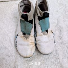 kids football boots
