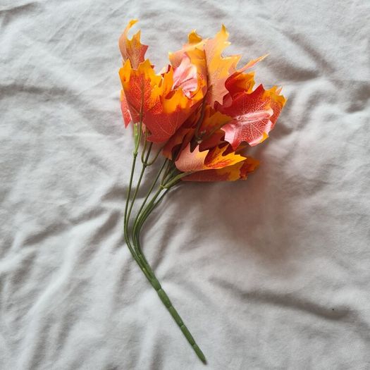 Artificial Maple Leaf Bouquet X 4