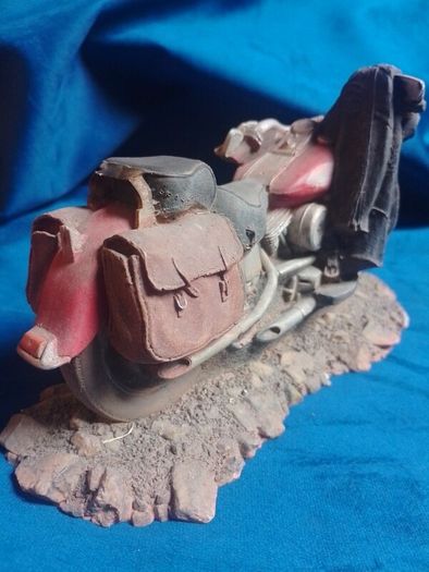 Vintage Motorcycle Figurine Model Keypoint Collectible