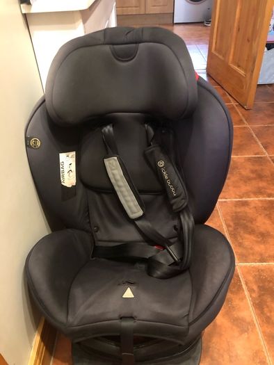 Rotating car seat with isofix