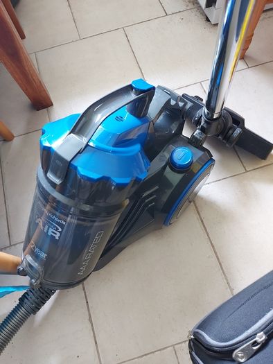 Morphy Richards Perform Air Vacuum Cleaner, Model No. 980520, 750W, AAARATED, in excellent condition, great suction