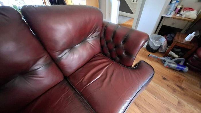 Leather Chesterfield 3 piece suite ( 3-2-1 with sprung pullout bed)