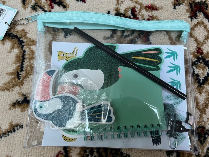 Toy toucan stationary set bnwt