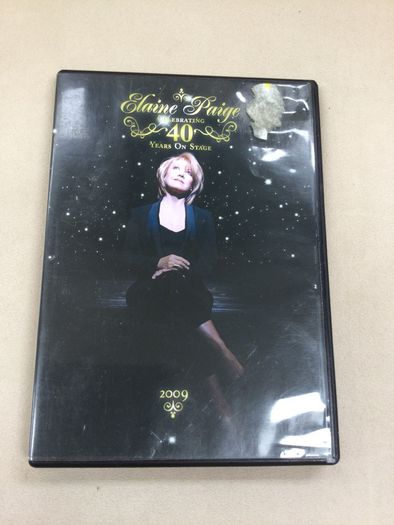 Elaine page 40 years in stage concerts hits show